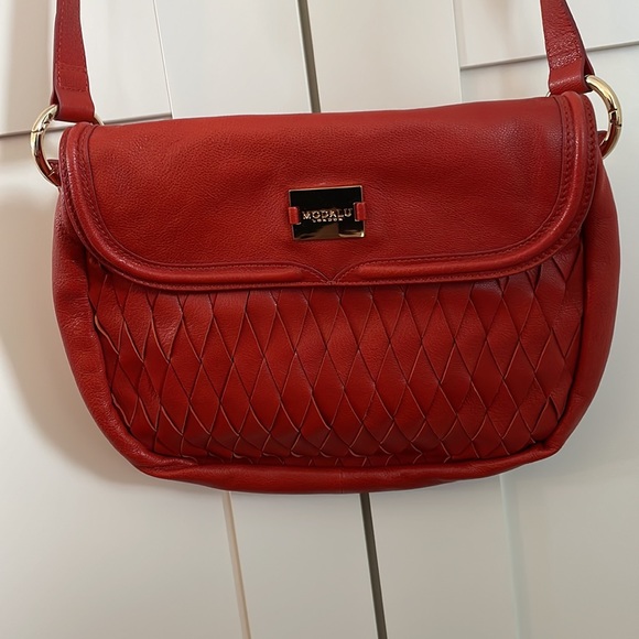 Orange leather Modalu London bag with long adjustable strap - Picture 2 of 4